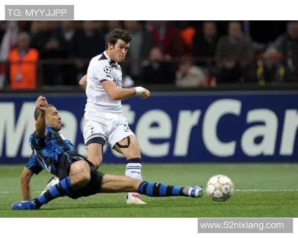 美式丸子头足球明星的风采与魅力揭秘如何成为球场上的时尚先锋 美式丸子头足球明星的风采与魅力揭秘如何成为球场上的时尚先锋